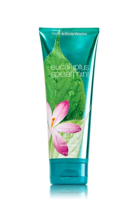 **พร้อมส่ง**Bath & Body Works Eucalyptus Spearmint 24 Hour Moisture Ultra Shea Body Cream 226g. ครีมบำรุงผิวสุดเข้มข้น มีกลิ่นหอมติดทนนาน ด้วยกลิ่นหอมผ่อนคลาย สดชื่นกระตุ้นประสาทสัมผัสของกลิ่นยูคาลิปตัสและสเปียร์มิ้นท์ ผสมกับกลิ่นมะลิ หอมโล่งจมูกสดชื่