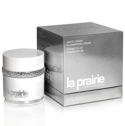 La Prairie White Caviar Illuminating Cream ขนาดทดลอง 5 ml. ครีมสุดหรูที่ช่วยในเรื่องความขาวใสไร้จุดด่างดำ อุดมไปด้วยคุณค่ามากมายที่ช่วยให้ผิวเฟิร์มกระชับแลดูอ่อนเยาว์และกระจ่างใสขึ้น ด้วยกลไกการยับยั้งการก่อเกิดเม็ดสีส่วนเกิน พร้อมเติมความชุ่มชื