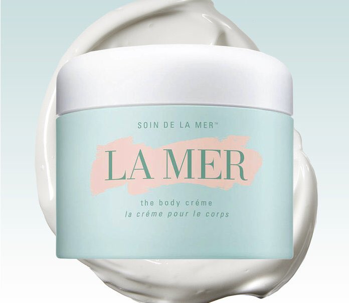 LA MER The Body Creme 300ml. ครีมบำรงผิวกายให้เนียนนุ่ม ชุ่มชื่น ลดความแห้งกร้าน ช่วยกักเก็บและป้องกันการสูญเสียความชุ่มชื่น ให้ผิวเรียบเนียน ลื่น นวลเนียล เปล่งปลั่ง กระจ่างใสอ่อนเยาว์