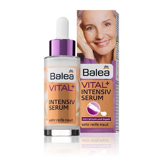 Balea VITAL+ Intensive Serum 30ml. เซรัมดูแลผิวอย่างล้ำลึกเพื่อความต้องการสูงสุดของผิวสำหรับอายุ 50 ปีขึ้นไป ให้ความยืดหยุ่นและทำให้ผิวหน้ากระชับอีกครั้ง เหมือนกับการทำโบท็อกซ์ผิว ช่วยในการซ่อมแซมเซลล์ผิวที่ถูกทำลาย และเพิ่มความกระชับและความยื