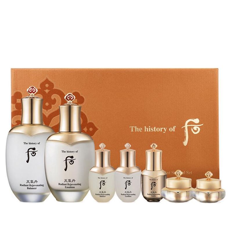 The History of Whoo Cheongidan Radiant 2pcs Special Set เซ็ทดูแลผิวหน้าตำรับความงามลับของจักรพรรดินีซูสีไทเฮา ที่นำมายกระดับด้วยวิทยาการสมัยใหม่ จากส่วนผสมเลอค่า ทองคำ รากทรงไข่มุกของโสมป่า เพื่อนำความเจิดจรัสกลับคืนมาสู่ผิวอีกครั้งช่วยเพิ่มคว