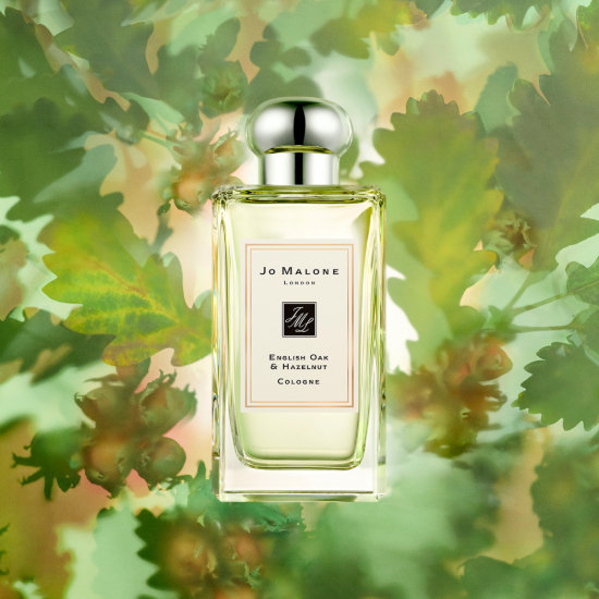 Jo Malone London English Oak & Hazelnut Cologne 100 ml. สัมผัสกลิ่นหอมใหม่ โคโลญจน์น้ำหอมกลิ่นไม้หอม ที่มอบกลิ่นหอมธรรมชาติ เขียวสดชื่นเย็นๆ อบอุ่นกรุ่นๆ และดึงดูดใจ แนวกลิ่น Woody Spicy ตัวแทนกลิ่นหอมแห่งผืนป่า ที่มีความสุขุม อบอุ่นนุ่มนวล ไม่บ่อยนัก