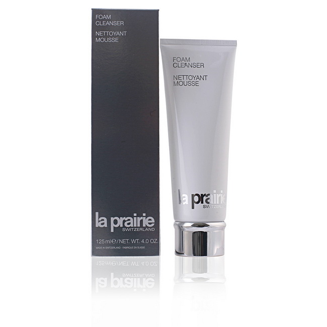 La Prairie Switzerland Foam Cleanser ปริมาณ 125ml. โฟมล้างหน้า ช่วยล้างเครื่องสำอางและขจัดสิ่งสกปรกได้อย่างอ่อนโยน โดยไม่ทำให้ผิวขาดความชุ่มชื้น เนื้อโฟมมีส่วนผสมของสารสกัดจากพืชธรรมชาติ เพียงแค่สัมผัสกับน้ำ ก็จะกลายเป็นเนื้อมูสที่จะช่วยชะล้างทำความสะอาดไ