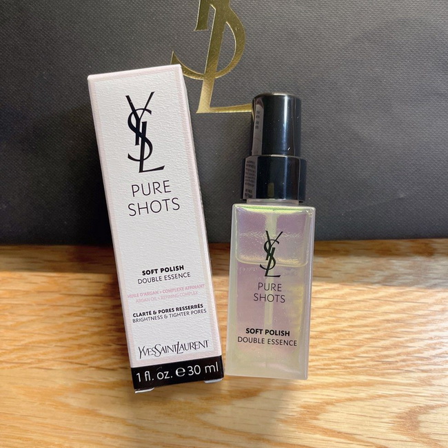 YSL Yves Saint Laurent Pure Shots Soft Polish Double Essence ขนาดทดลอง 30 ml. โลชั่นน้ำตบ BI- PHASE ที่จะมาช่วยผลัดเซลล์ผิว เติมความกระจ่างใสให้ผิวเนียนมีออร่าน้ำตบเน้นความกระจ่างใสอัดแน่น จัดเต็มสารอาหารเพียบๆ เน้นเรื่องการ ผลัดเซลล์ผิว และเติมความชุ่มชื