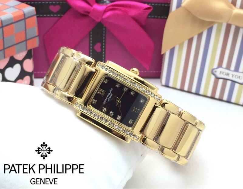 ** พร้อมส่ง ** นาฬิกาข้อมือแฟชั่น แบรนด์ สายเลส สีทอง ( Patek Philippe )