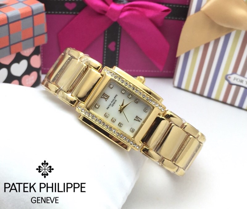 ** พร้อมส่ง ** นาฬิกาข้อมือแฟชั่น แบรนด์ สายเลส สีทอง ( Patek Philippe )