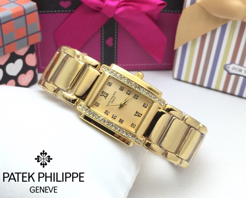 ** พร้อมส่ง ** นาฬิกาข้อมือแฟชั่น แบรนด์ สายเลส สีทอง ( Patek Philippe )