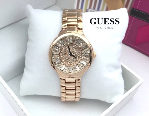 ** พร้อมส่ง ** นาฬิกาข้อมือแฟชั่น แบรนด์ สายเลส สี Rose Gold ( Guess )