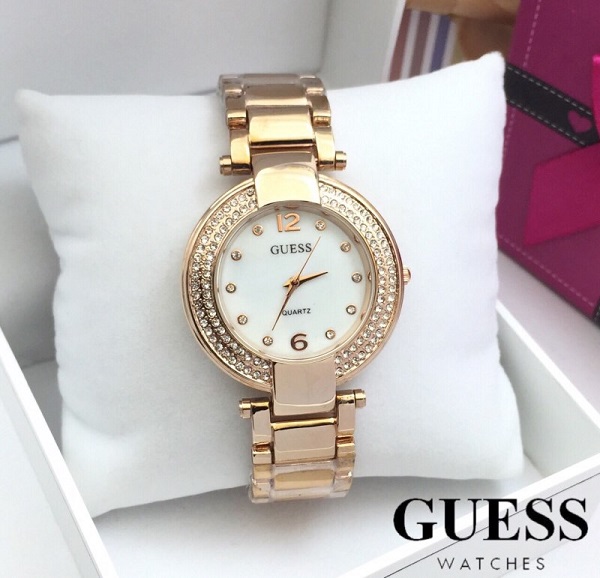 ** พร้อมส่ง ** นาฬิกาข้อมือแฟชั่น แบรนด์ สายเลส สี Rose Gold ( Guess )