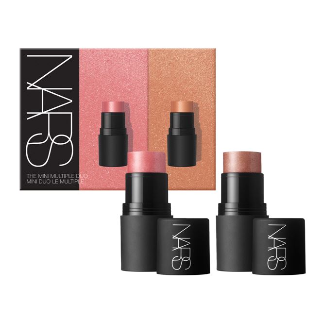 NARS Mini Multiple Duo 4 g x2 คู่เซตสุดเพอร์เฟกต์ที่จะมาเติมความสดใสและความสนุกสนานไปกับการเมคอัพสนุกกับการเติมสีสันอันหลากหลายได้มากยิ่งขึ้นกับ THE MINI MULTIPLE ที่มอบประกายแวววาว สีสันสดใส ไฮไลท์เด่นชัด ใช้ได้ทั้งตา แก้ม ปาก และลำตัว