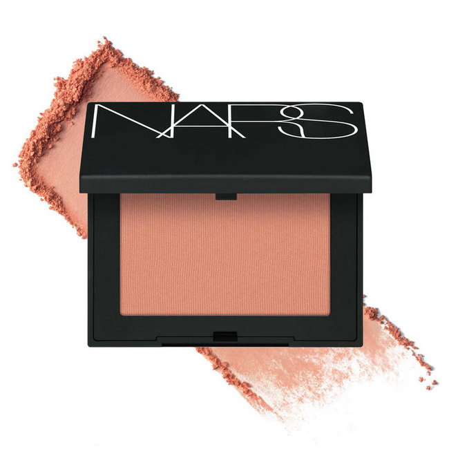 NARS Blush Forbidden 4.8 g. บลัชออนยอดนิยมของนาร์สโฉมใหม่พร้อมสูตรที่ดีกว่าเดิม ติดทนนานสูงสุด 16 ชั่วโมง พร้อมมอบความเบาสบาย ไม่หนักผิว เนื้อแมตต์สีส้มปะการังเบจ