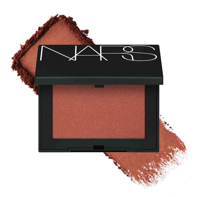 NARS Blush Foreplay 4.8 g. บลัชออนยอดนิยมของนาร์สโฉมใหม่พร้อมสูตรที่ดีกว่าเดิม ติดทนนานสูงสุด 16 ชั่วโมง พร้อมมอบความเบาสบาย ไม่หนักผิว เนื้อชิมเมอร์โทน Natural น้ำตาลอมแดงดูบ่มแดดเป็นธรรมชาติ