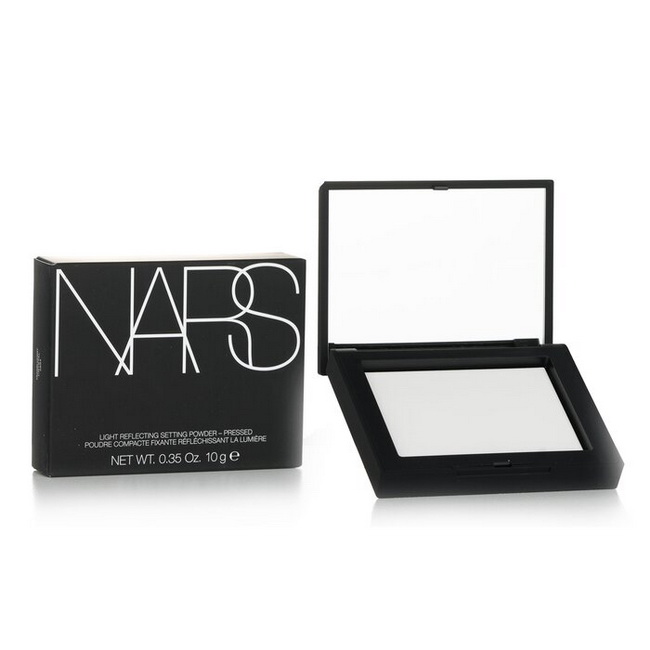 Nars Light Reflecting Pressed Setting Powder Translucent Crystal 10 g. แป้งขายดีอันดับหนึ่งของนาร์ส เนื้อบางเบา มอบฟินิชเปล่งปลั่งเป็นประกาย ผิวดูสวยในทุกแสงช่วยให้เมคอัพติดทน ฟินิชบางเบา แนบเนียน สูตรหรูหรา ยอดนิยม เกลี่ยได้สม่ำเสมออย่างง่ายดาย เสริ