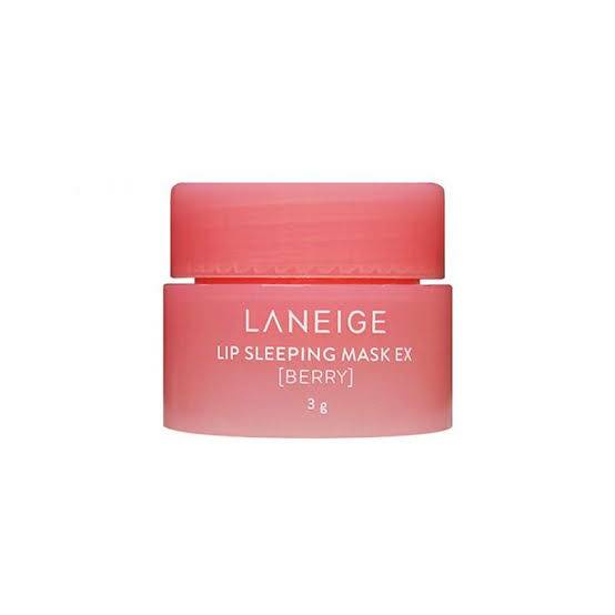 Laneige Lip Sleeping Mask EX Berry ขนาดทดลอง 3 g. กลิ่นเบอร์รี มาส์กริมฝีปากสูตรปรับปรุงใหม่ เพิ่มวิตามินซีเพื่อริมฝีปากดูสุขภาพดี กระจ่างใส และน้ำมันมะพร้าวเพื่อคงความชุ่มชื้น