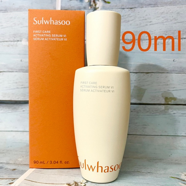 Sulwhasoo First Care Activating Serum VI 90 ml. ปรับสูตรใหม่เพื่อผลลัพธ์ x 2 เป็นรุ่นที่ 6 เซรั่มขั้นตอนแรกในการปรนนิบัติผิวฟื้นบำรุงและลดเลือนริ้วรอย ผสานสารสกัดจากโสม Ginseng Technology ช่วยผลัดเซลล์ผิวใหม่เสริมเกราะป้องกันผิวให้ดีขึ้นกว่าสูตรเด