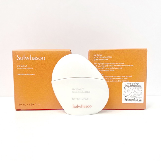 Sulwhasoo UV Daily Fluid Sunscreen SPF 50+/PA++++ 50 ml. กันแดดสูตรเนื้อน้ำนมที่เบาสบาย ให้เกราะป้องกันที่กันน้ำและกันเหงื่อ ช่วยให้ผิวของคุณได้รับการป้องกันในทุกสภาพแวดล้อม