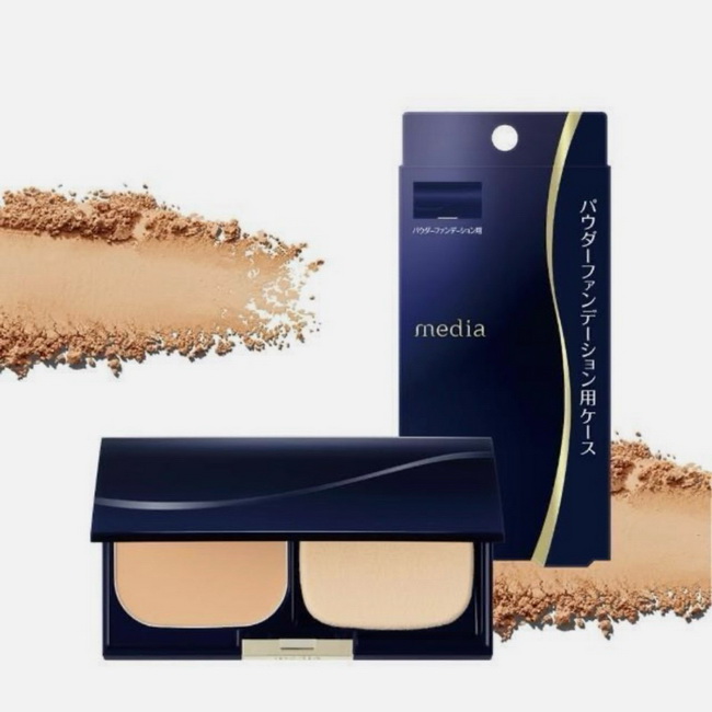 Kanebo Media Bright Up Foundation Powder Compact SPF20 PA+++ 11.5 g  ตลับจริง (แป้ง+พัฟฟองน้ำ+ตลับ) แป้งคาเนโบผสมรองพื้น ขายดีมากๆที่ญี่ปุ่นช่วยบำรุงผิวและปกปิดแบบขั้นสุด แต่บางเบาผิว ให้ผิวกระจ่างใส เรียบเนียนอุดมไปด้วยสารสกัดจากไข่มุก คอลลาเจน และเอสเซ