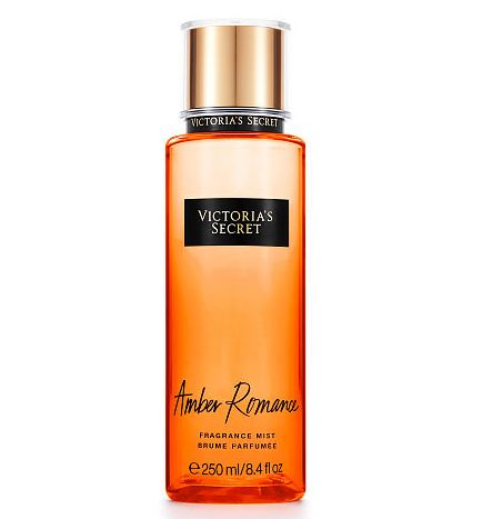 **พร้อมส่ง**Victoria's Secret Amber Romance Fragrance Mist 250 ml. *แพคเกจใหม่ 2016* สเปร์ยน้ำหอมให้กลิ่นติดทนนาน 7-12 ชั่วโมง กลิ่นนี้จะเป็นกลิ่นหอมอ่อนๆของดอกไม้ ผสมกับกลิ่นวนิลานุ่มละมุนอันโดดเด่น ได้กลิ่นแล้วชวนให้อยู่ใกล้ เหมาะกับสาวๆที่ไม่ชอบกล