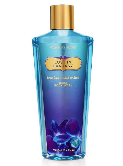  Victoria's Secret Lost in Fantasy Daily Body Wash 250 ml. *รุ่น Fantasies หอมกลิ่นกีวี่โดดเด่น ให้ความรู้สึกซุกซน ทว่าซ่อนความนุ่มนวล เมื่อมีกลิ่นของกล้วยไม้บราซิลผสมอยู่ เสมือนสาววัยแรกรุ่นที่มีทั้งความน่ารัก และอ่อนหวาน